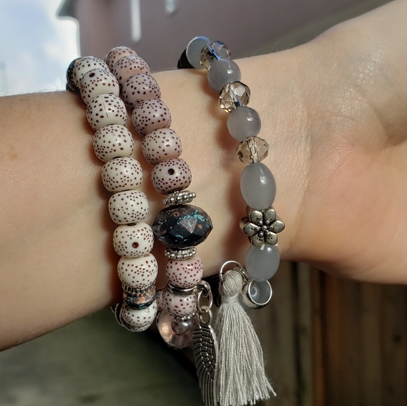 ❌SOLD❌ Boho beaded bracelet set - Picture 5 of 7